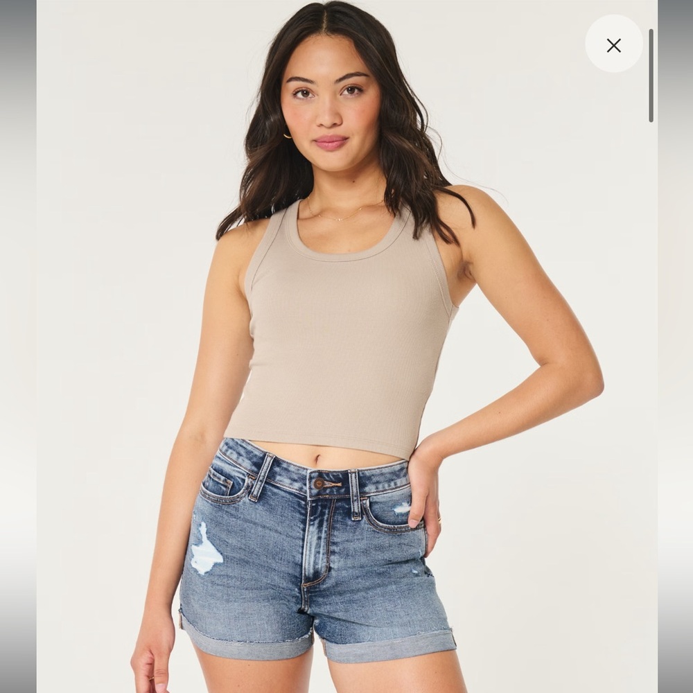 Hollister curvy high rise short 3” size 1